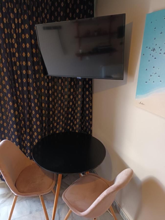 Top Floor Studio Near Metro&View&200Mbps Atenas Exterior foto
