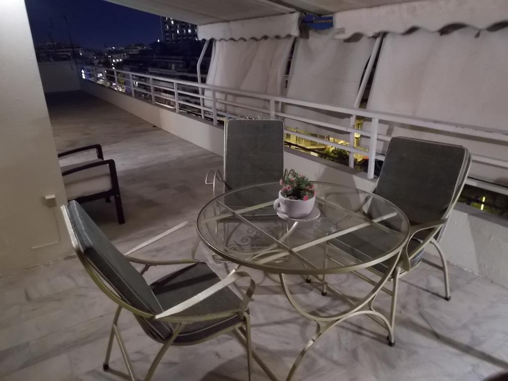 Top Floor Studio Near Metro&View&200Mbps Atenas Exterior foto