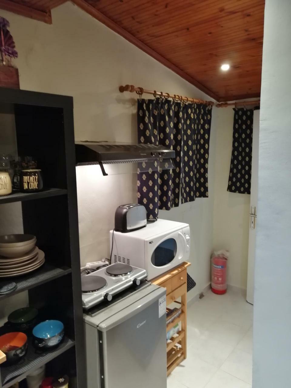 Top Floor Studio Near Metro&View&200Mbps Atenas Exterior foto