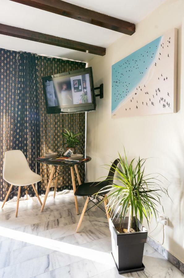Top Floor Studio Near Metro&View&200Mbps Atenas Exterior foto